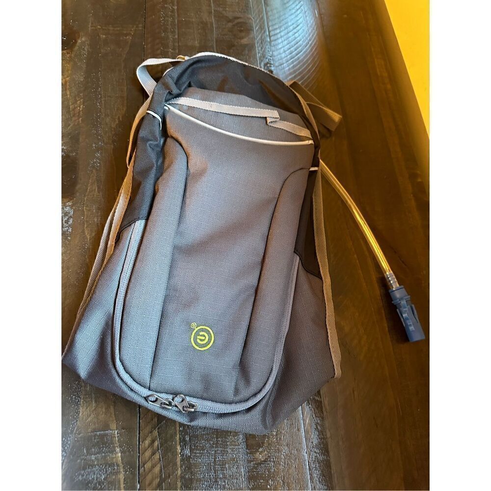 Ecogear Minnow 1.5L Hydration cycling hiking backpack in grey